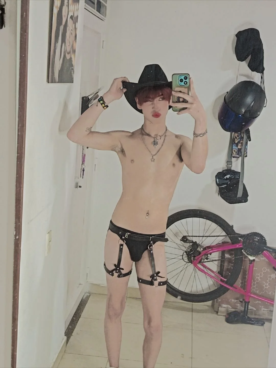XXX Porn Photo of Nude Luckystricke_tay 19