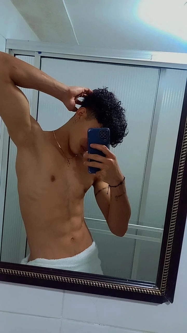 XXX Porn Photo of Nude KamiSuarez 32