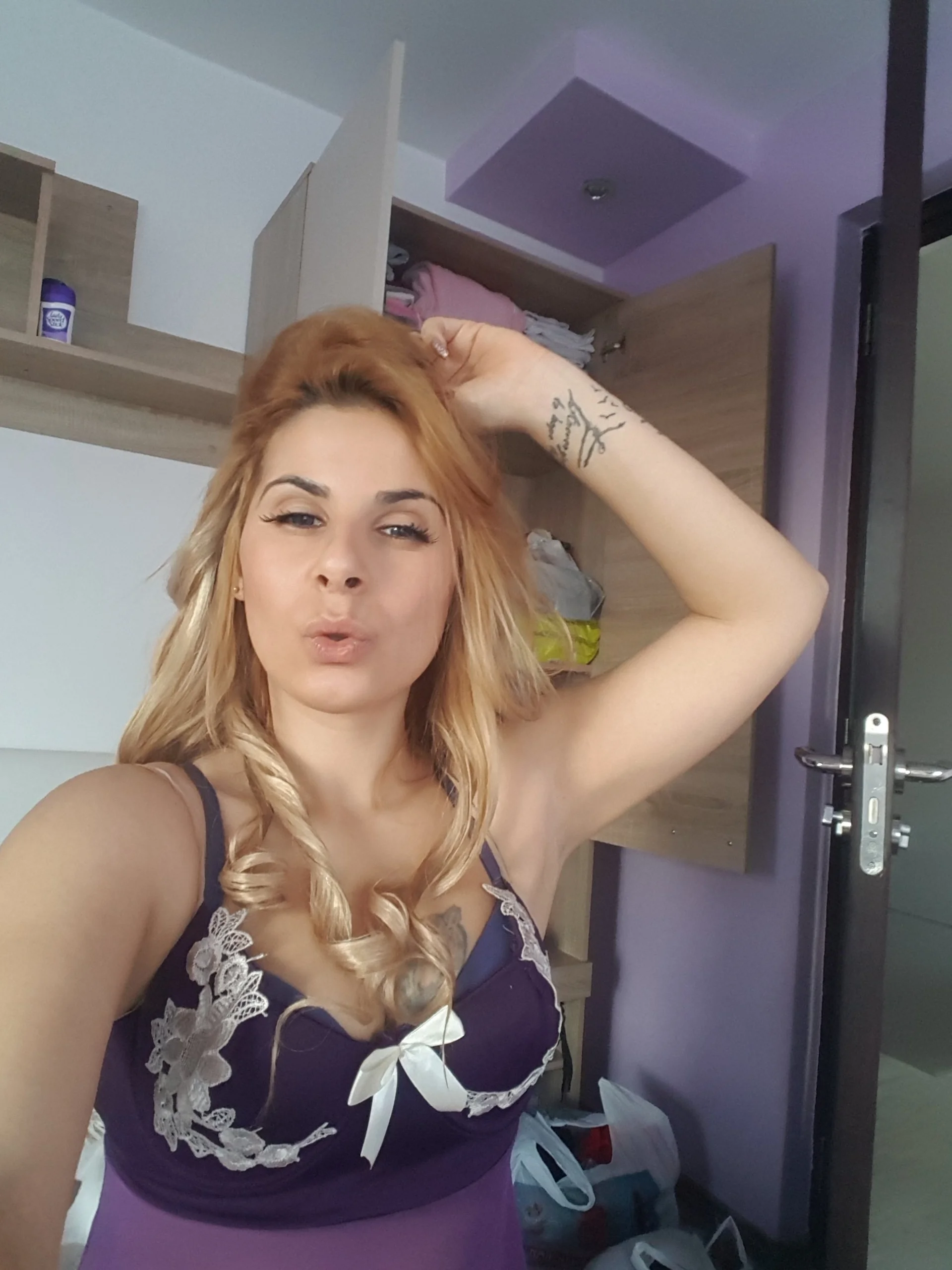 XXX Porn Photo of Nude sweetemy4u 4