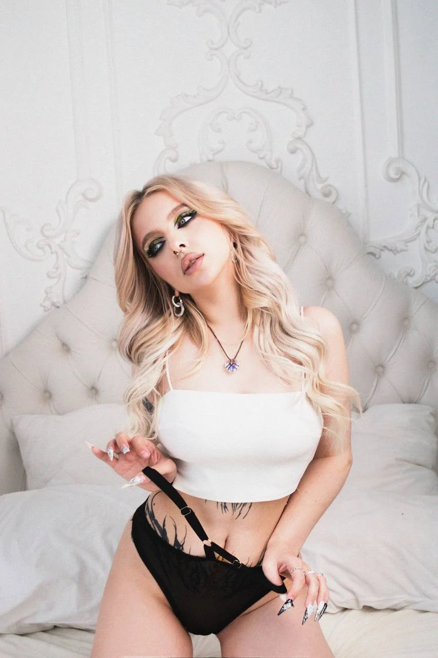 XXX Porn Photo of Nude Alice_Halle 44