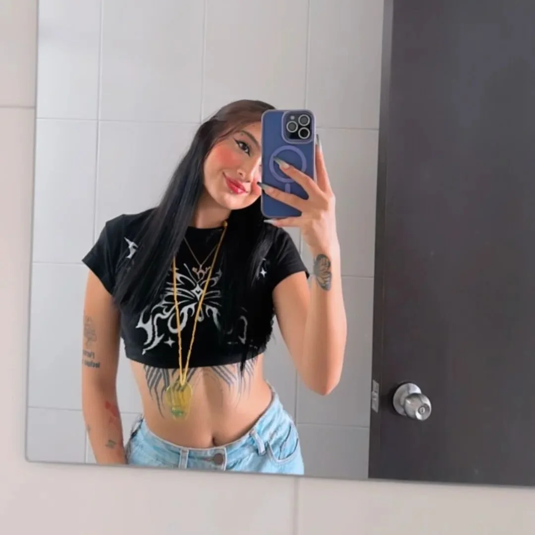XXX Porn Photo of Nude emma_hiltonn_ 1
