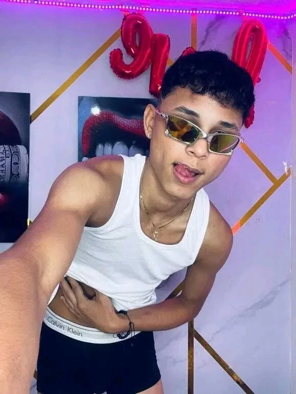 XXX Porn Photo of Nude boyswantingplay 5