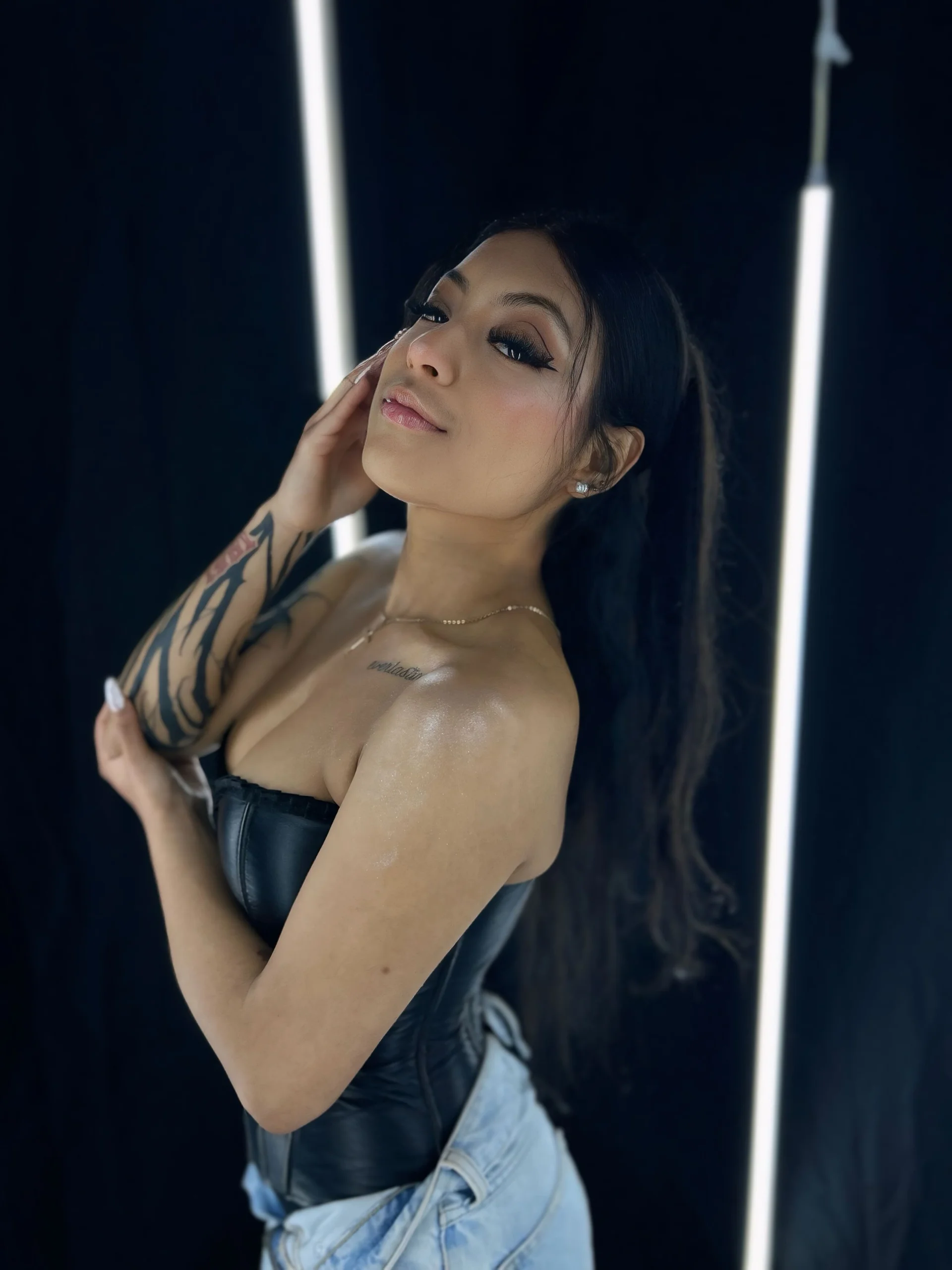 XXX Porn Photo of Nude vaness_weet 35