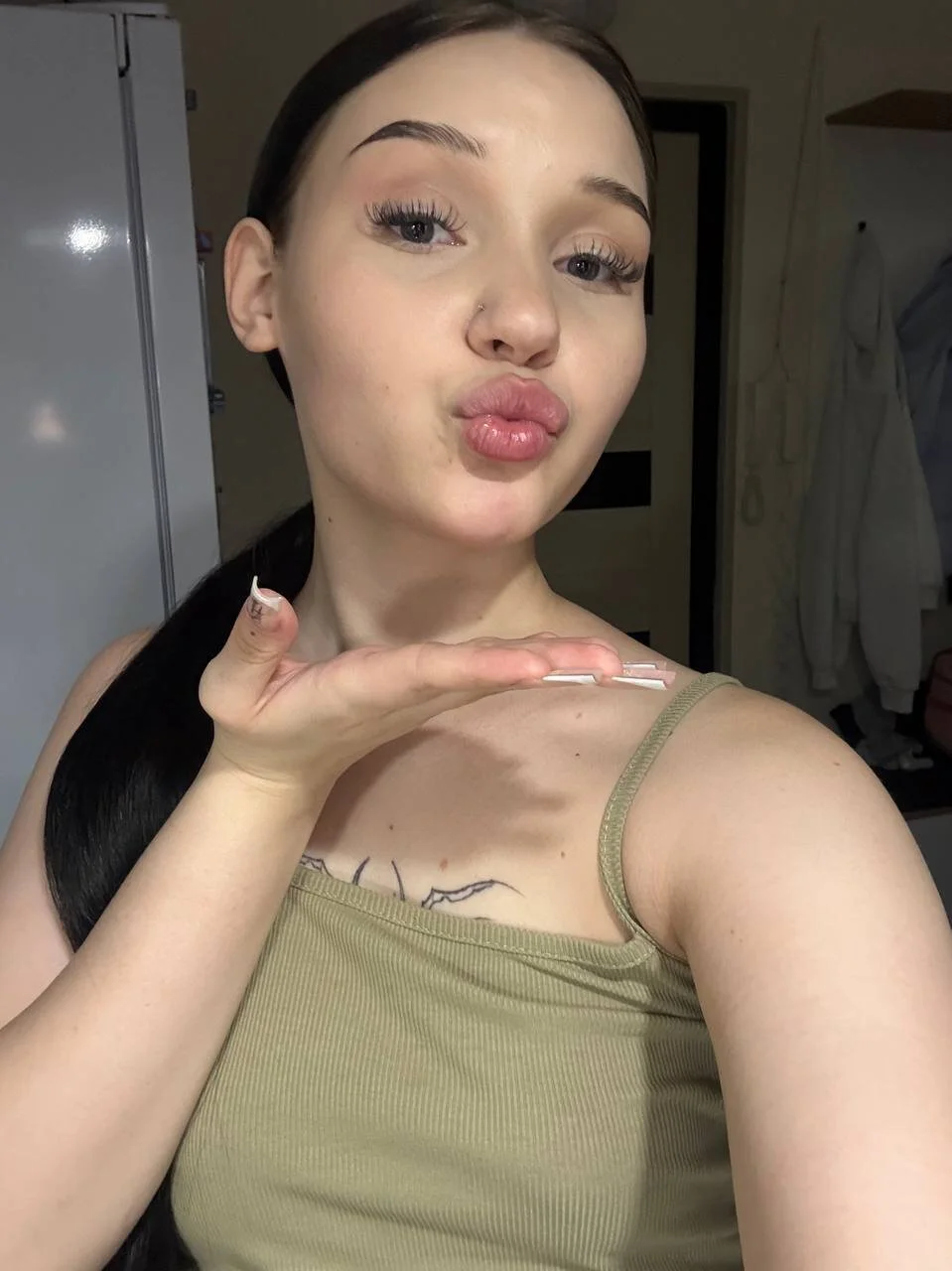 XXX Porn Photo of Nude RoxannRunk 13