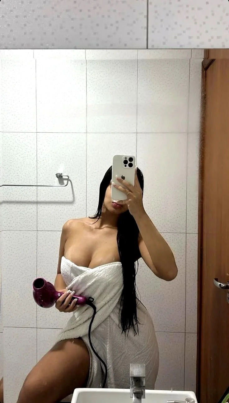 XXX Porn Photo of Nude Angelinav7 6