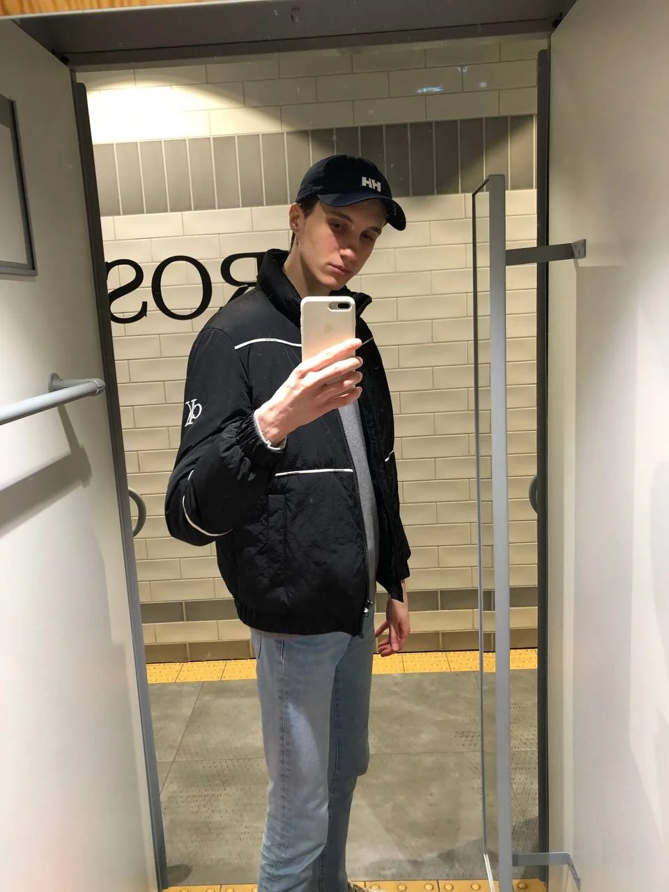 XXX Porn Photo of Nude robertsoyummy 8