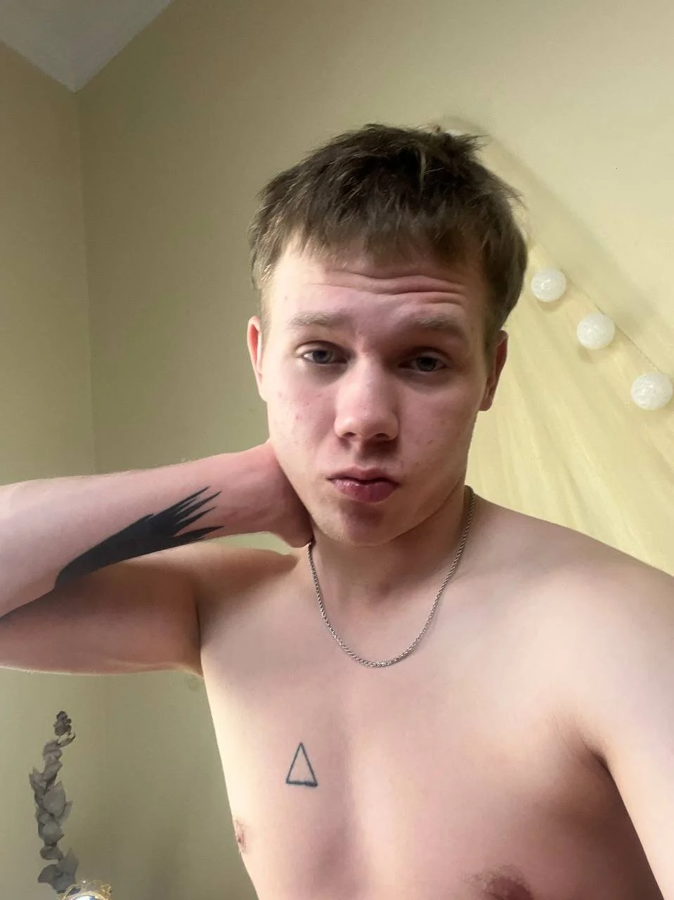 XXX Porn Photo of Nude twel_veeek 6