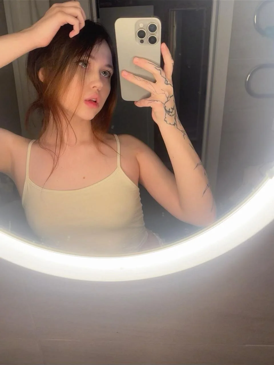 XXX Porn Photo of Nude cuddlymisa 3