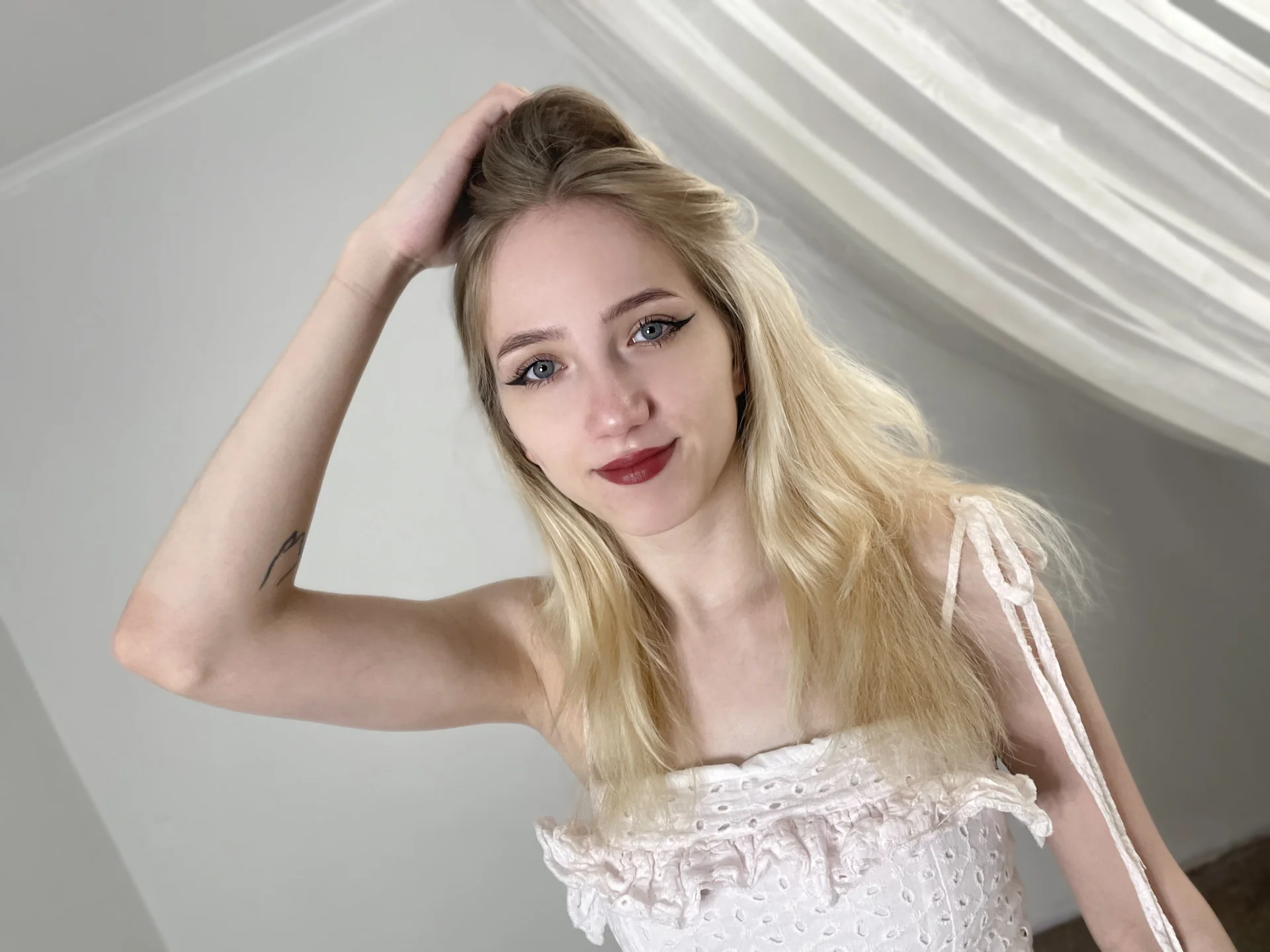 XXX Porn Photo of Nude EmmaNovak 2
