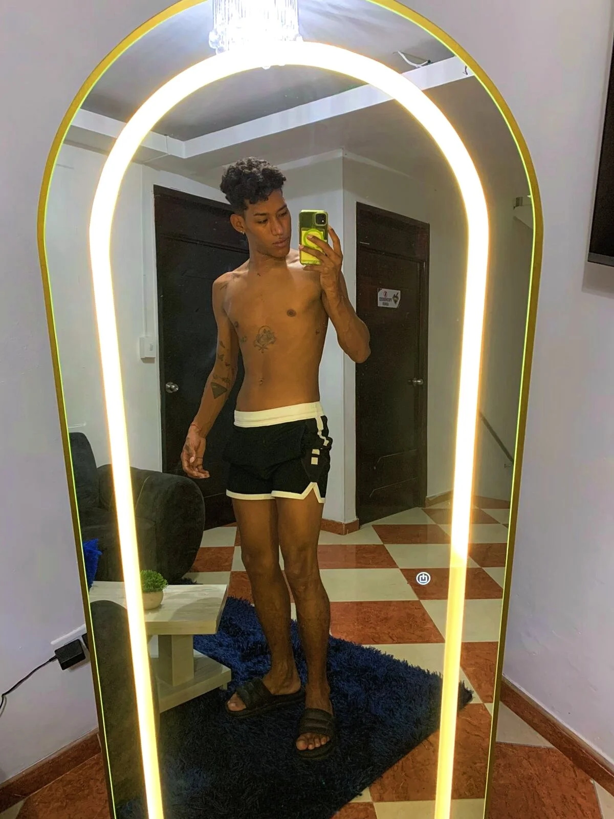 XXX Porn Photo of Nude GREEN_BOYS 18