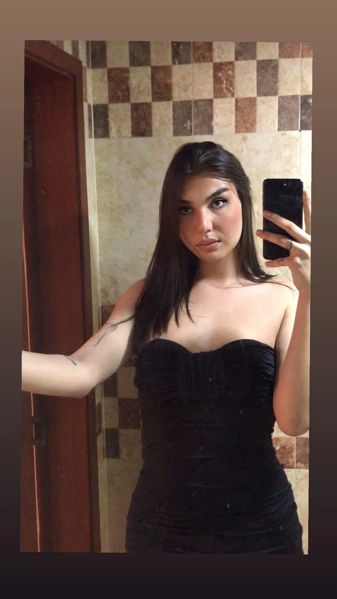 XXX Porn Photo of Nude saracaball_ 22