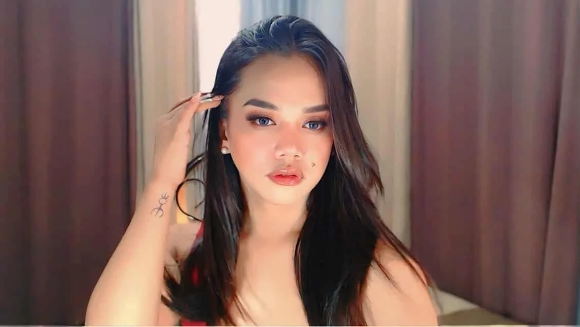 XXX Porn Photo of Nude DivineCandy 2