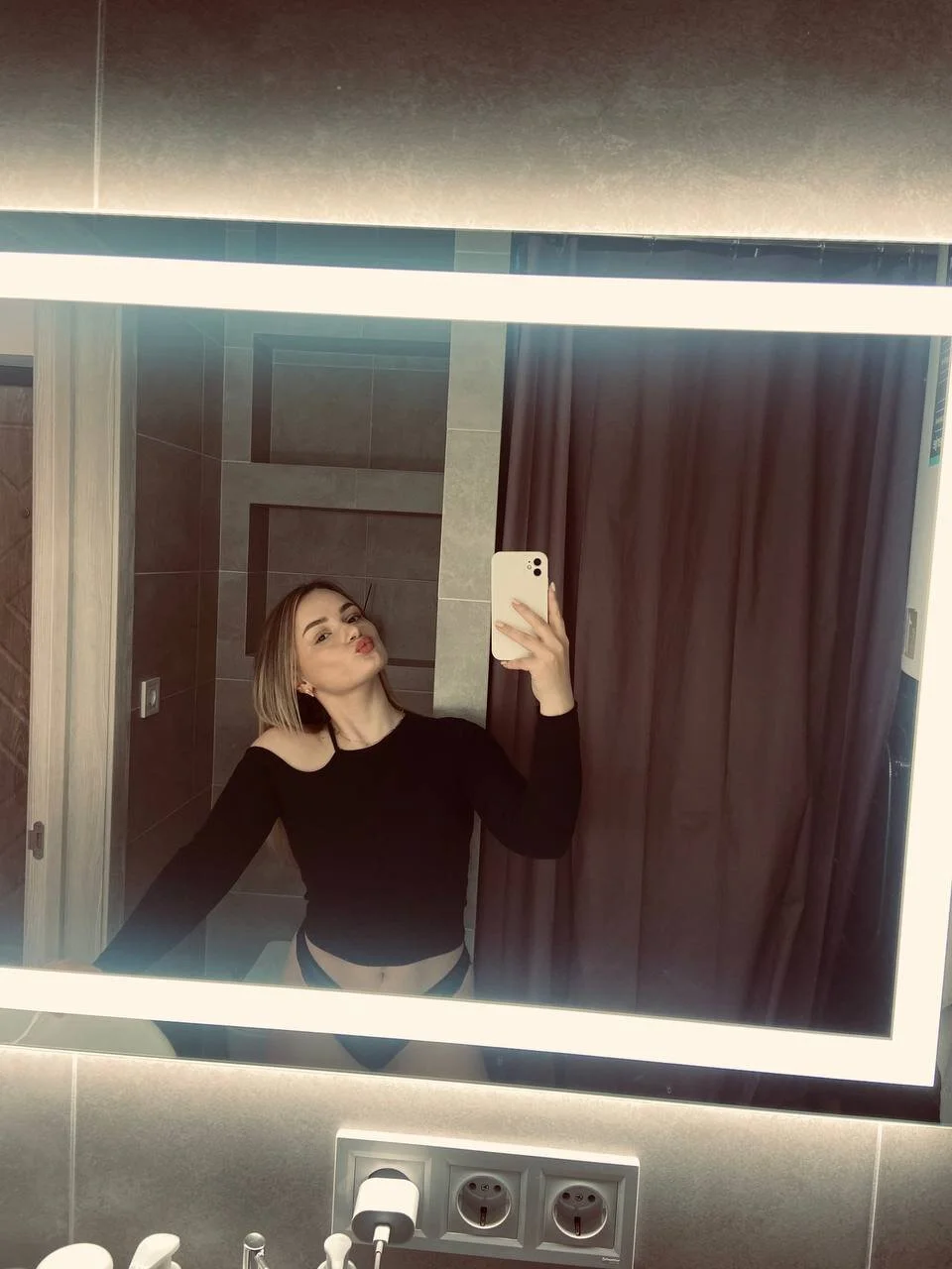 XXX Porn Photo of Nude LindsieGreyy 21