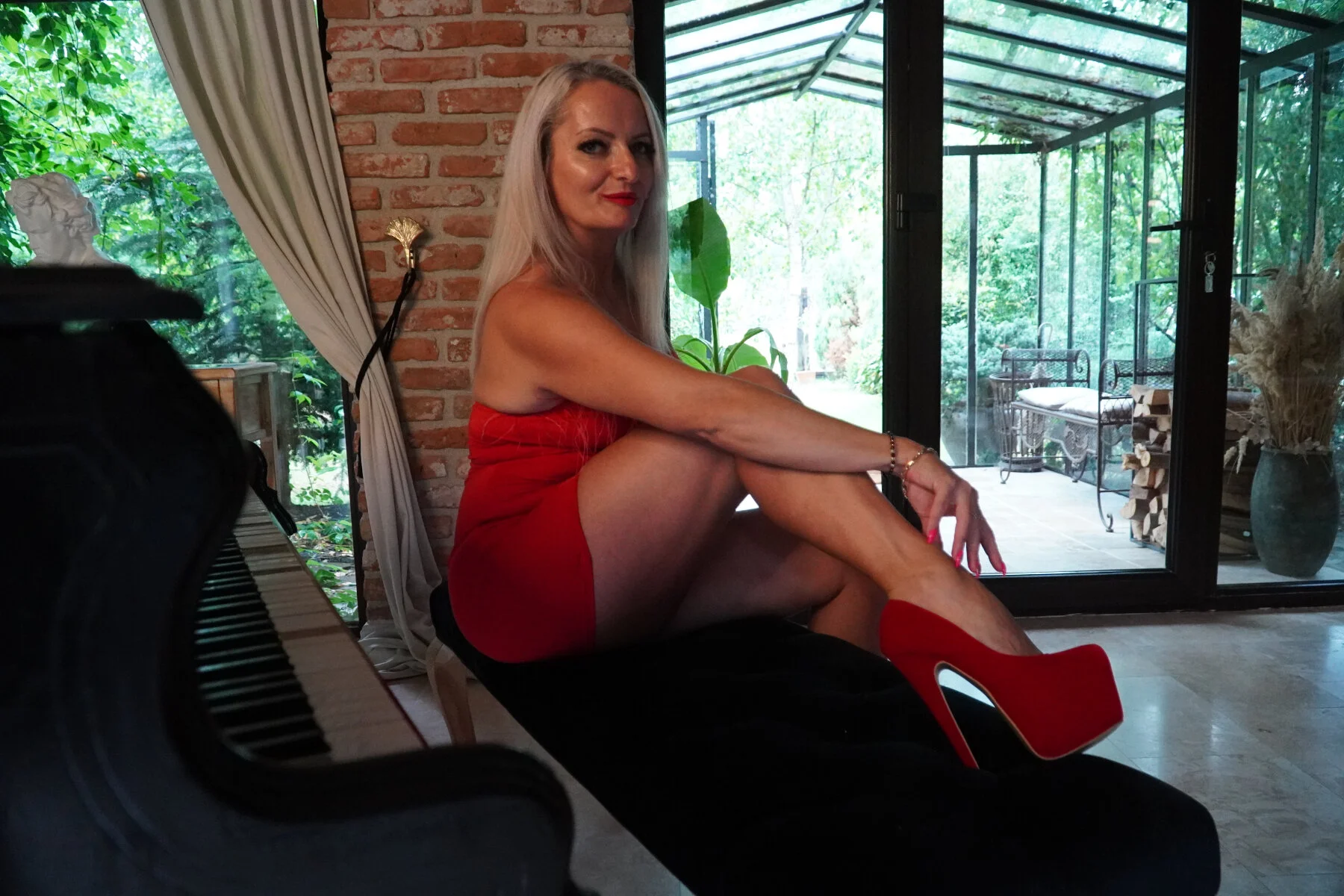 XXX Porn Photo of Nude LadyTouch 16