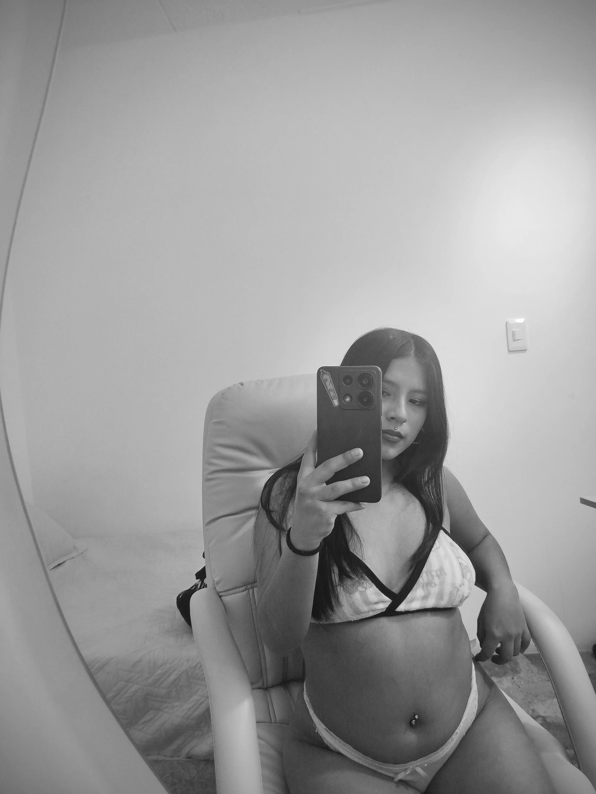 XXX Porn Photo of Nude Yutoorii 3