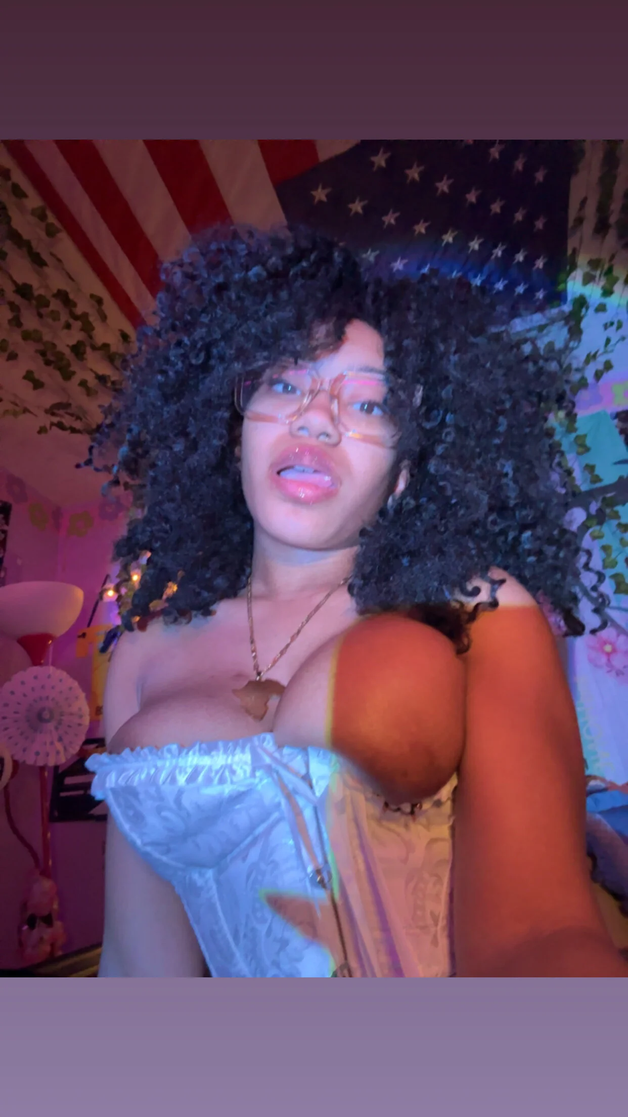 XXX Porn Photo of Nude lifeoftt_19xx 448