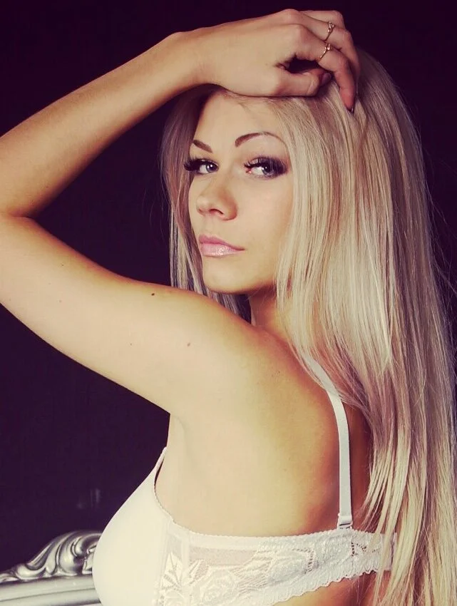 XXX Porn Photo of Nude xAliceGoldx 1