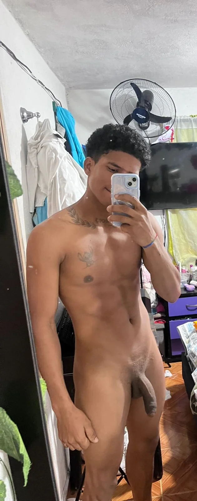 XXX Porn Photo of Nude JUANBIGCOCK21CM 1