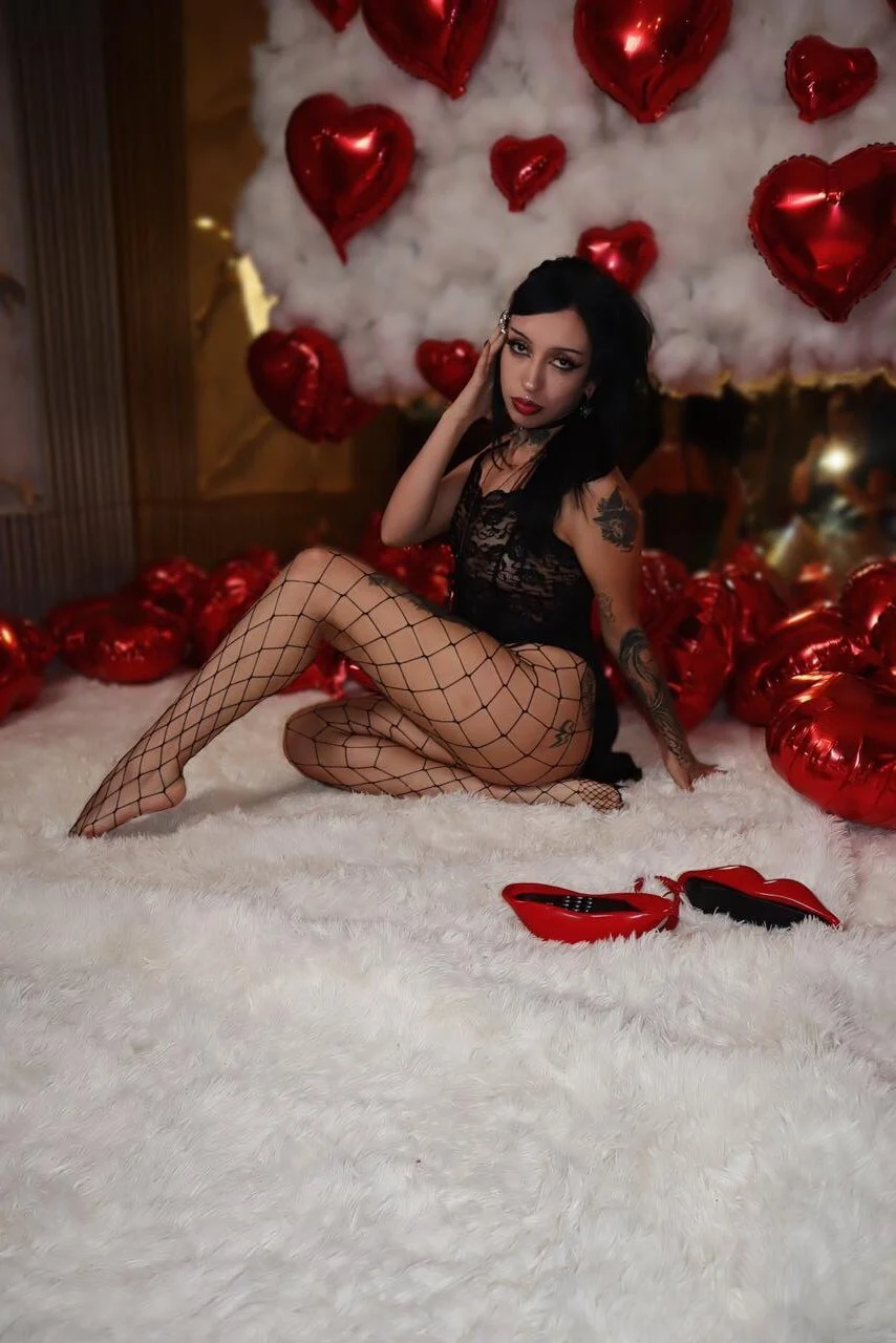 XXX Porn Photo of Nude SalemBlackrose 11