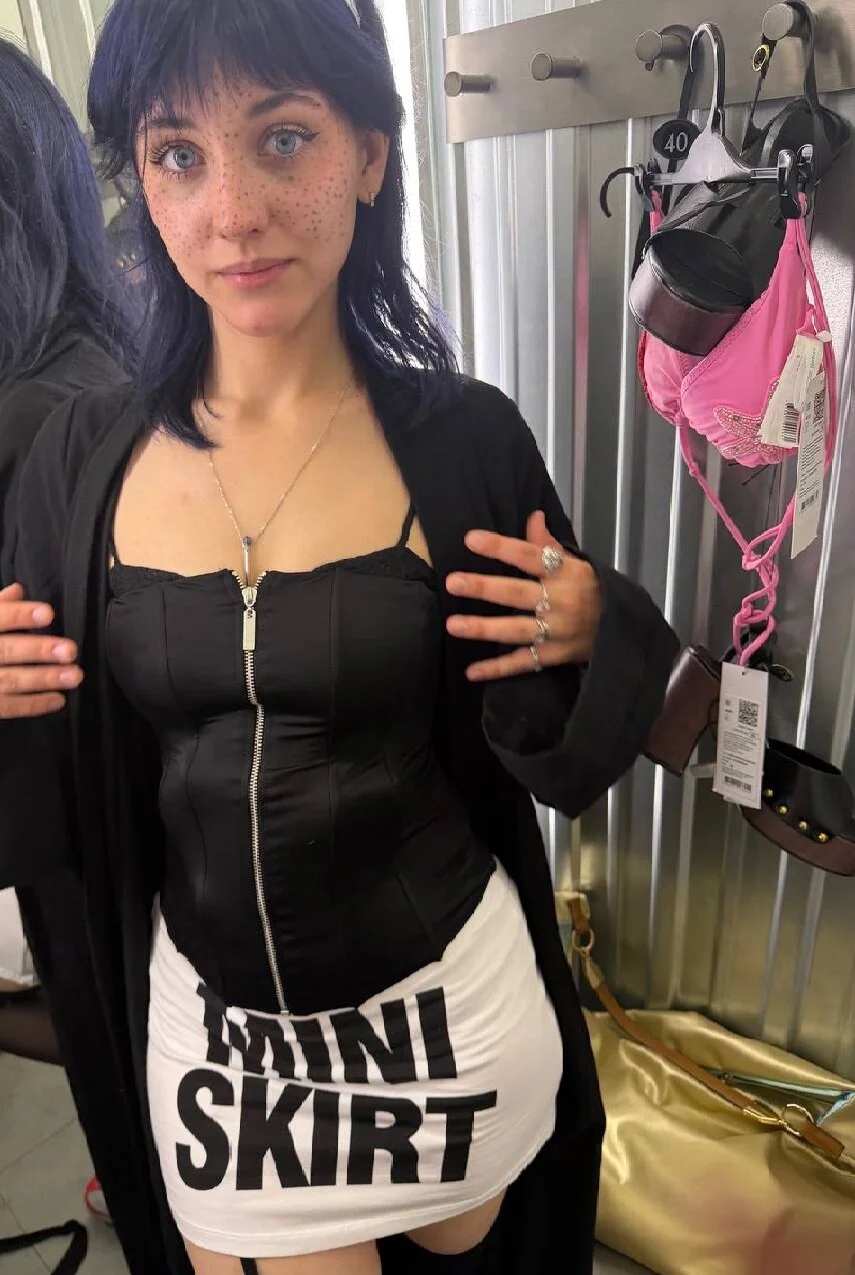 XXX Porn Photo of Nude Only_April 29