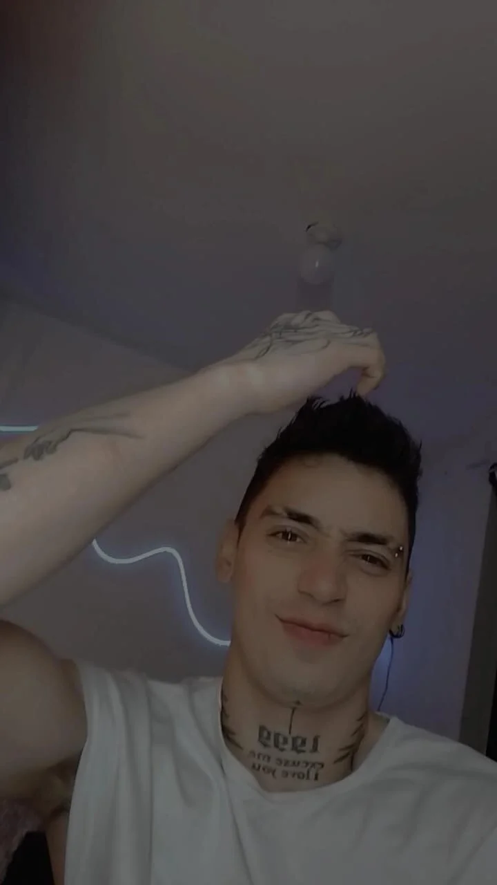 XXX Porn Photo of Nude alejo_greyx 17