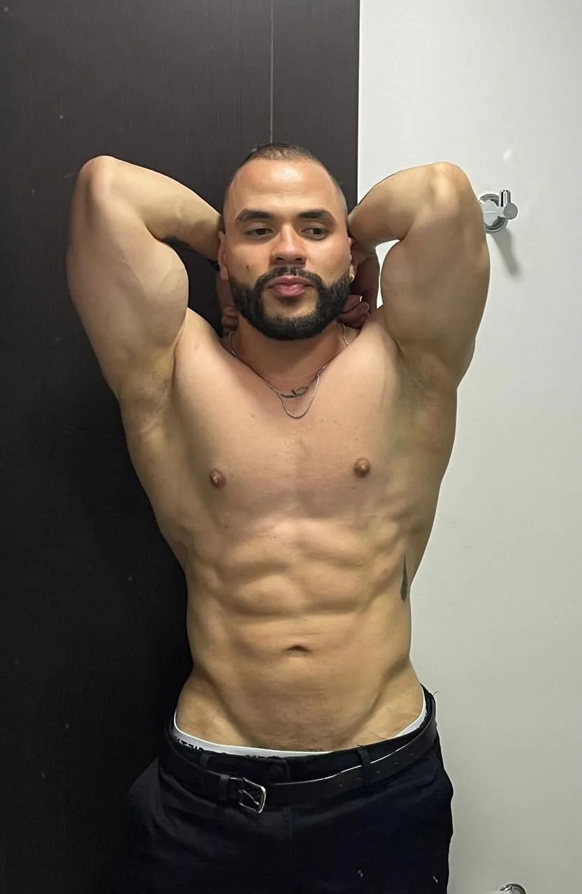 XXX Porn Photo of Nude Hershell_XXL 17