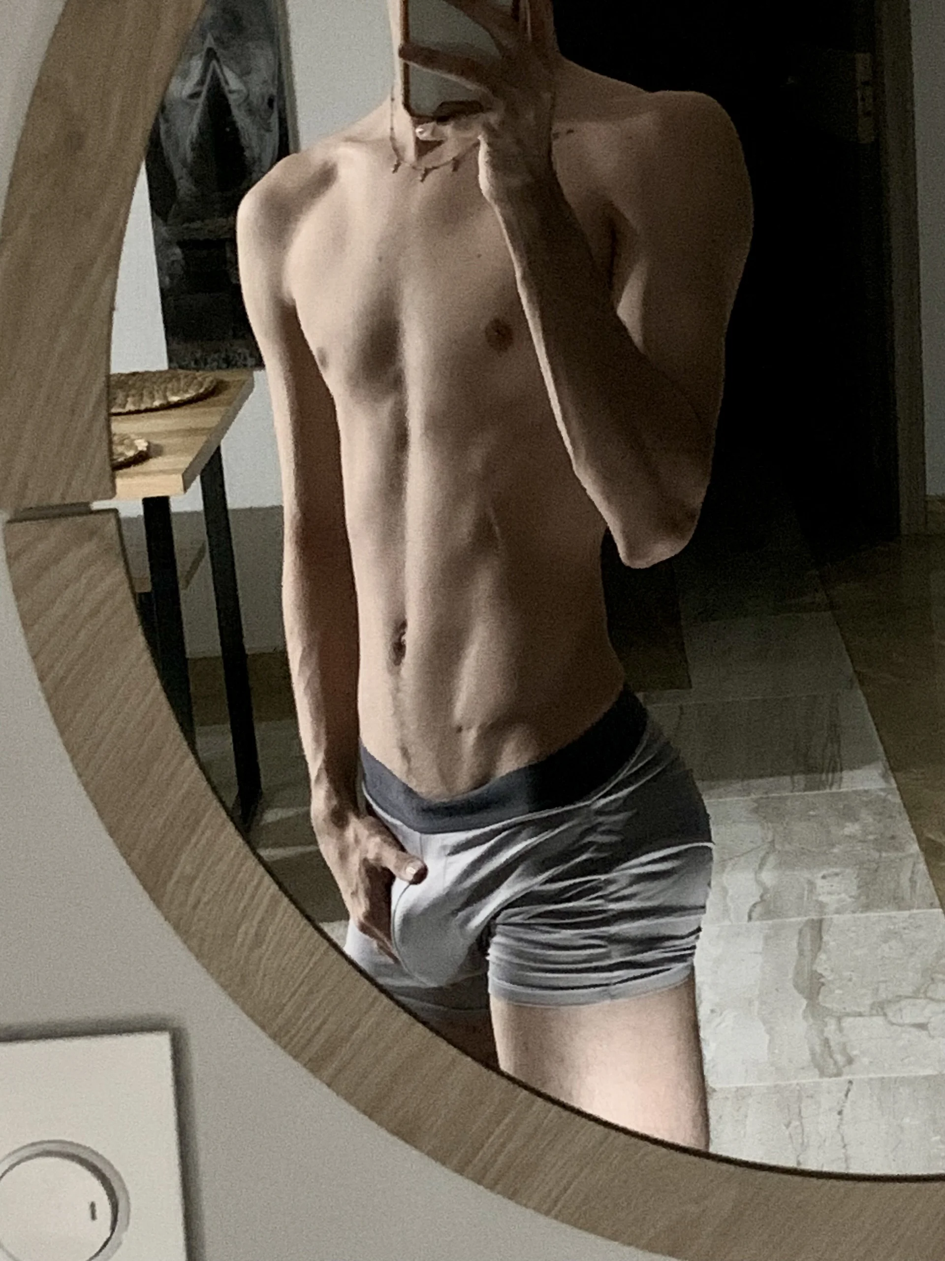 XXX Porn Photo of Nude Aaron_Tate 2