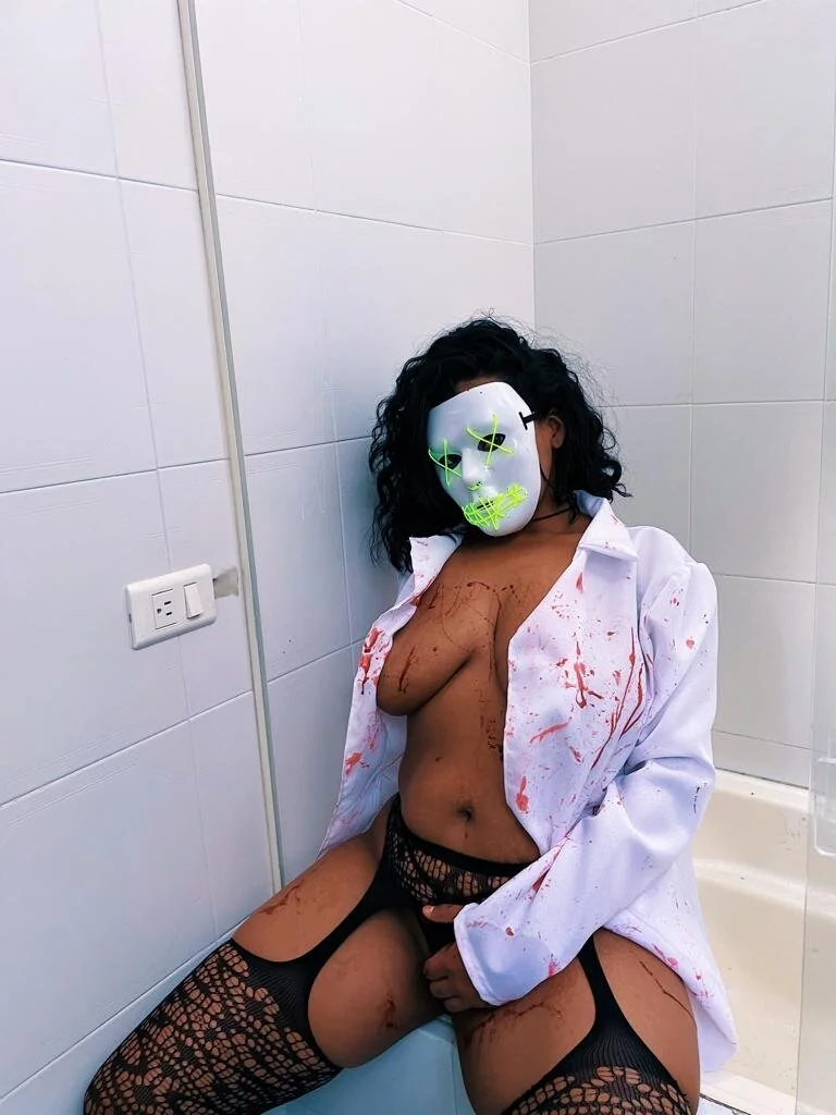 XXX Porn Photo of Nude lia_mariana 40