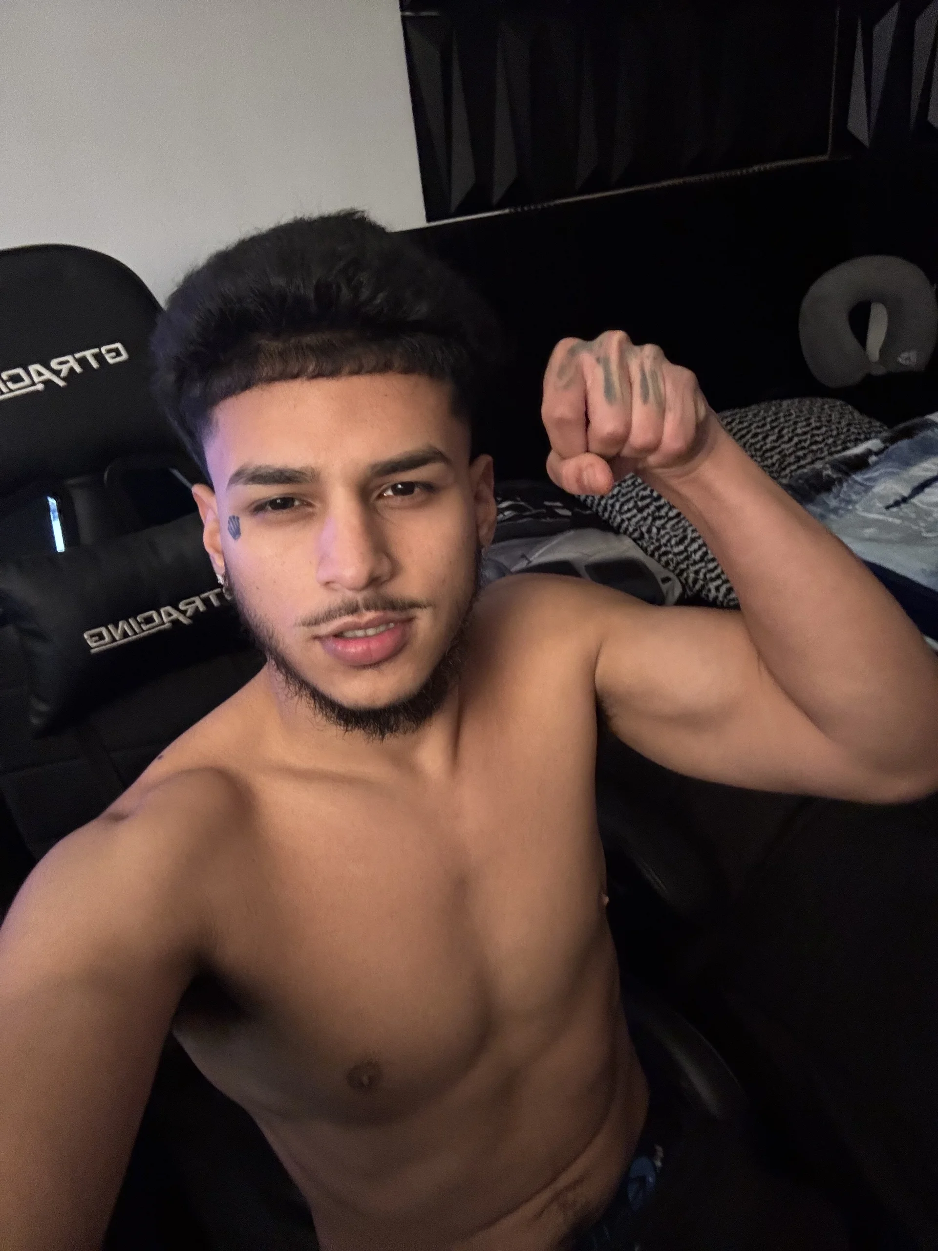 XXX Porn Photo of Nude handsome_dick_swanger 3