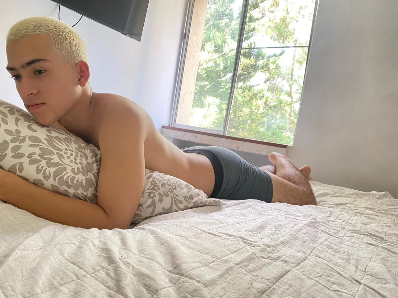 XXX Porn Photo of Nude oliver___saint 6