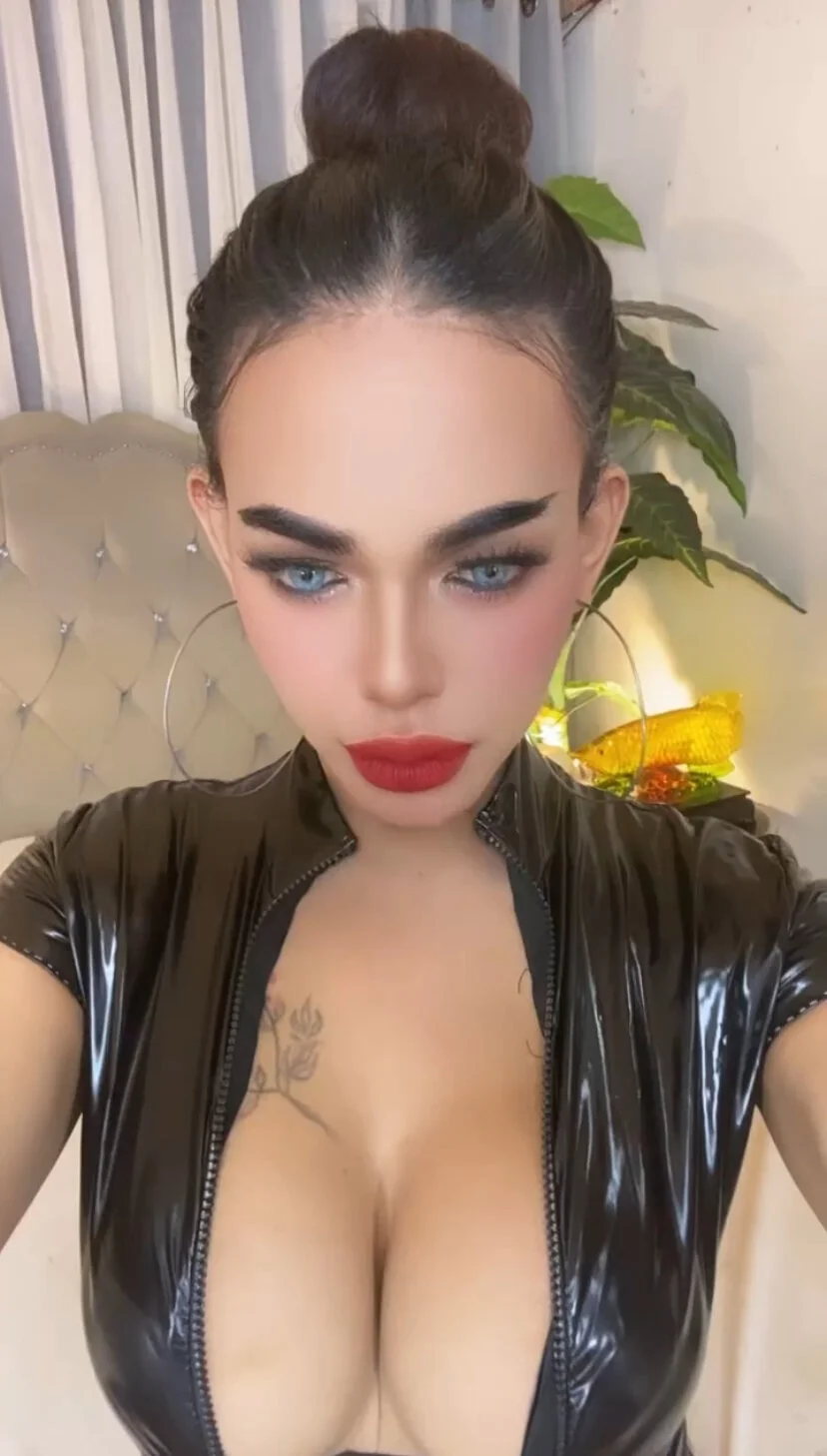 XXX Porn Photo of Nude MochaliciousTransOnTop 12