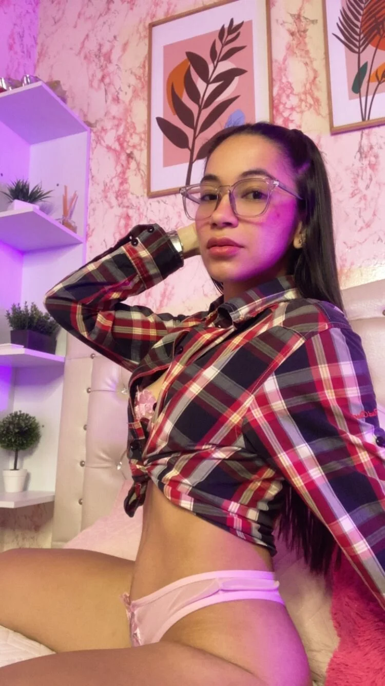 XXX Porn Photo of Nude GabbieSkinny 28