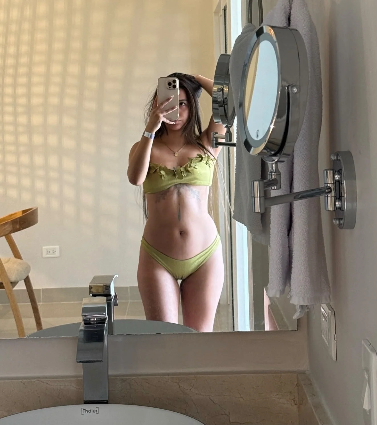 XXX Porn Photo of Nude aly_golden_ 10