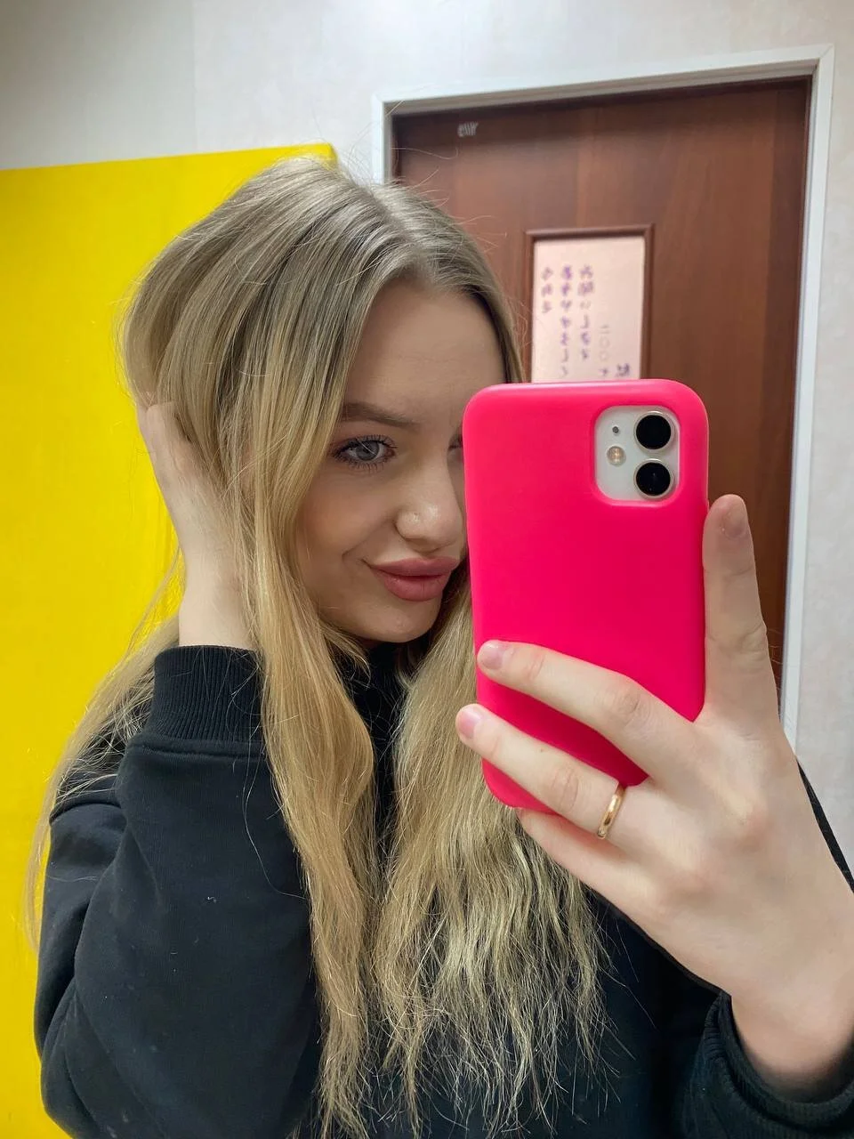 XXX Porn Photo of Nude AzallandRoom 12