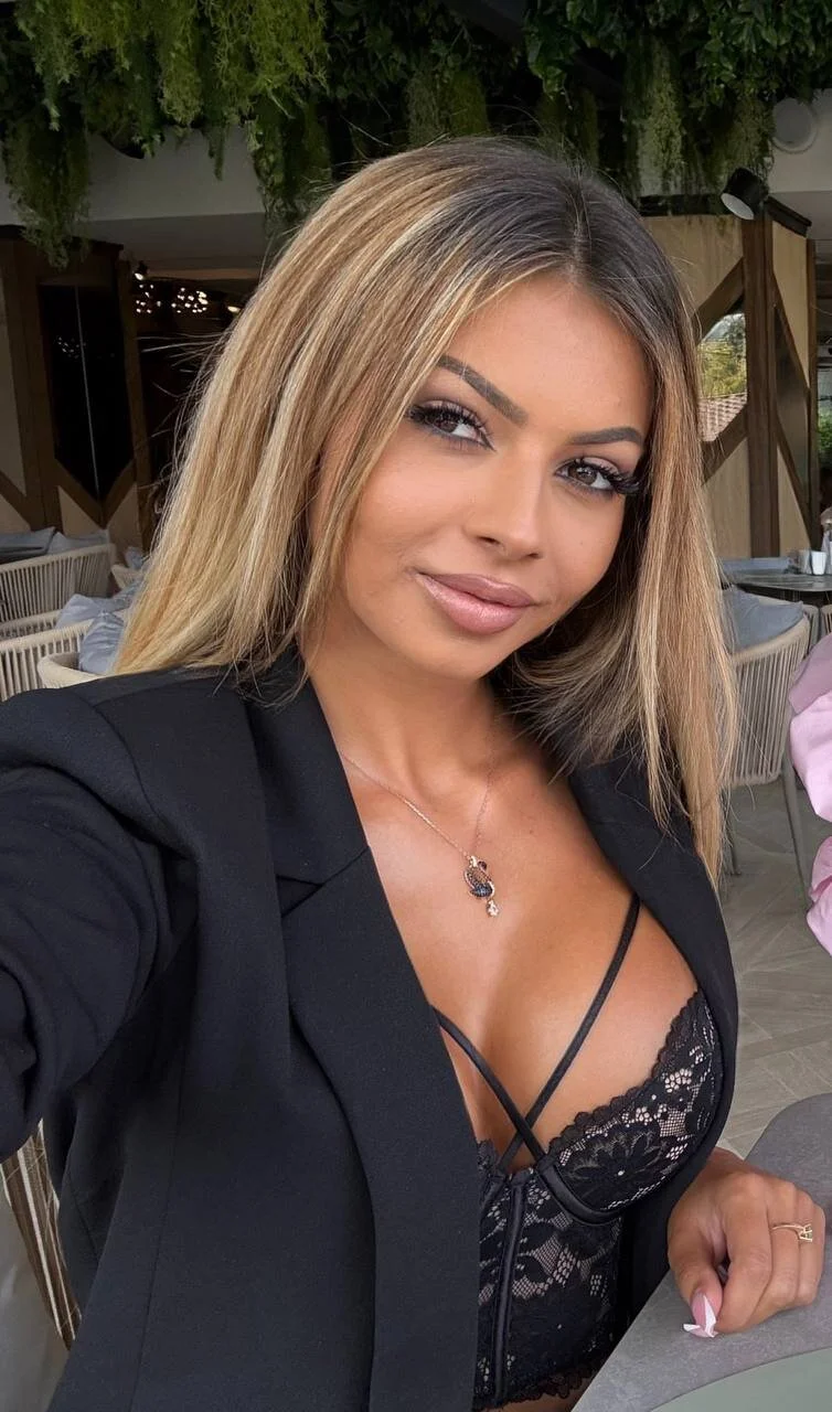 XXX Porn Photo of Nude LaraAmosX 6