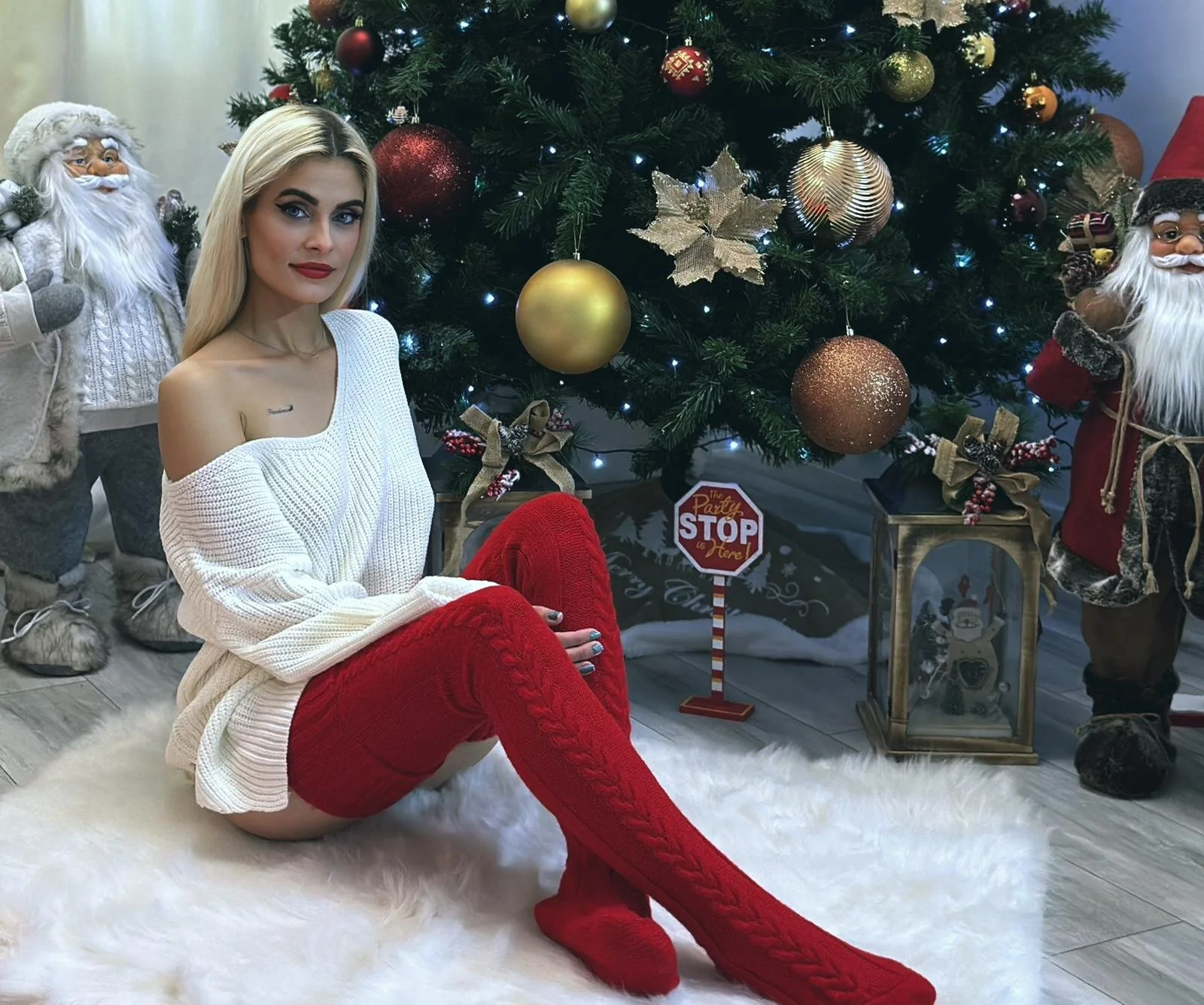 XXX Porn Photo of Nude SelenaDaze 19