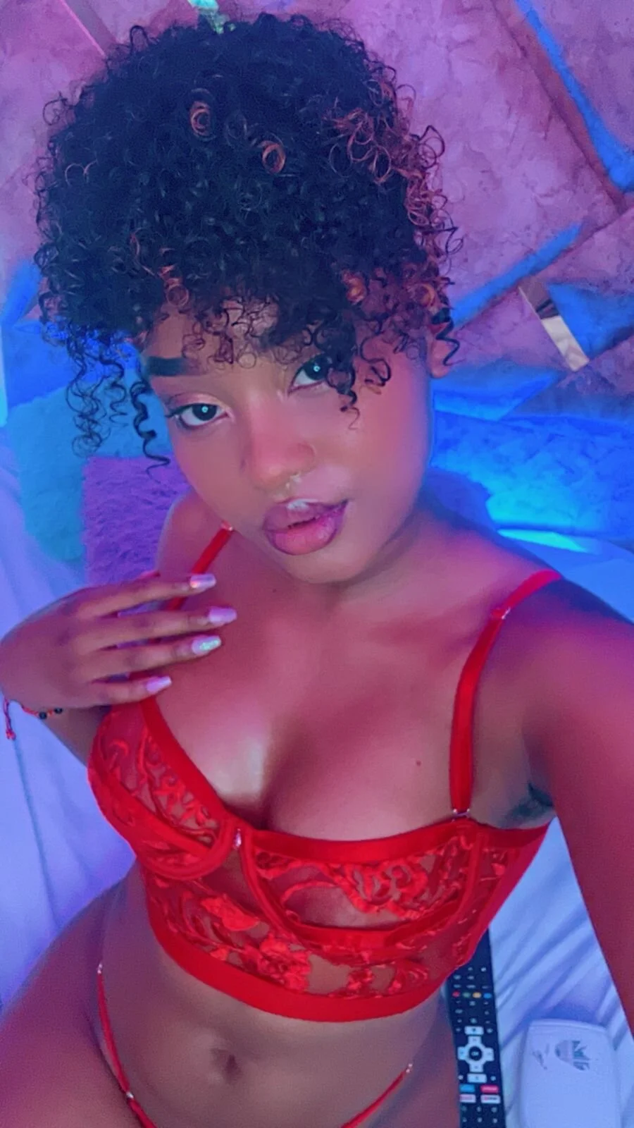 XXX Porn Photo of Nude ohrianagibson 24
