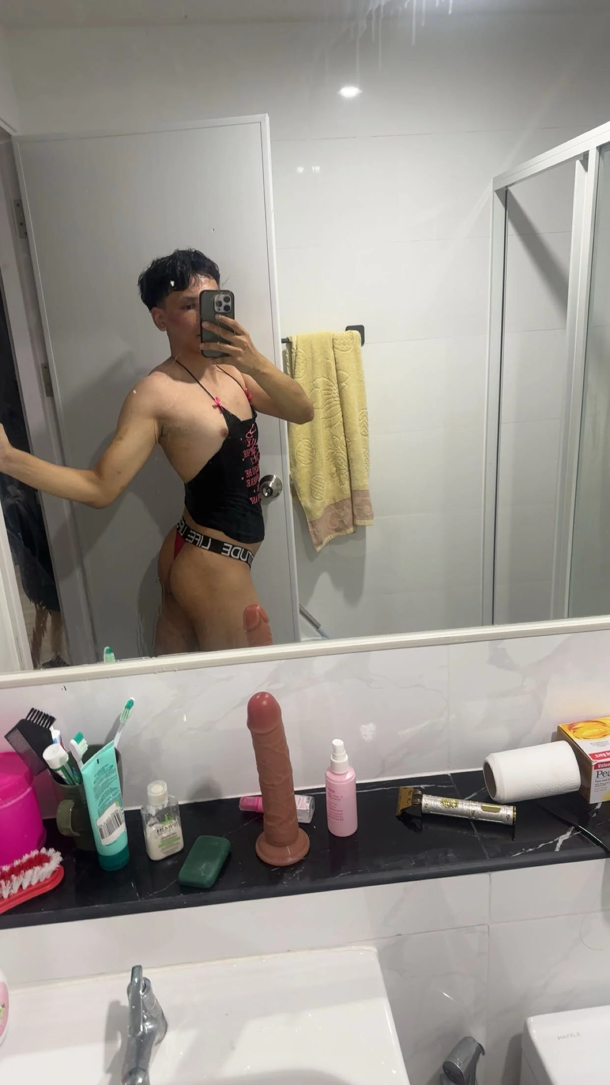 XXX Porn Photo of Nude femboihung 4