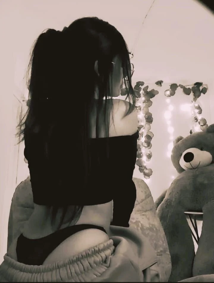 XXX Porn Photo of Nude Alisson_mirl 2