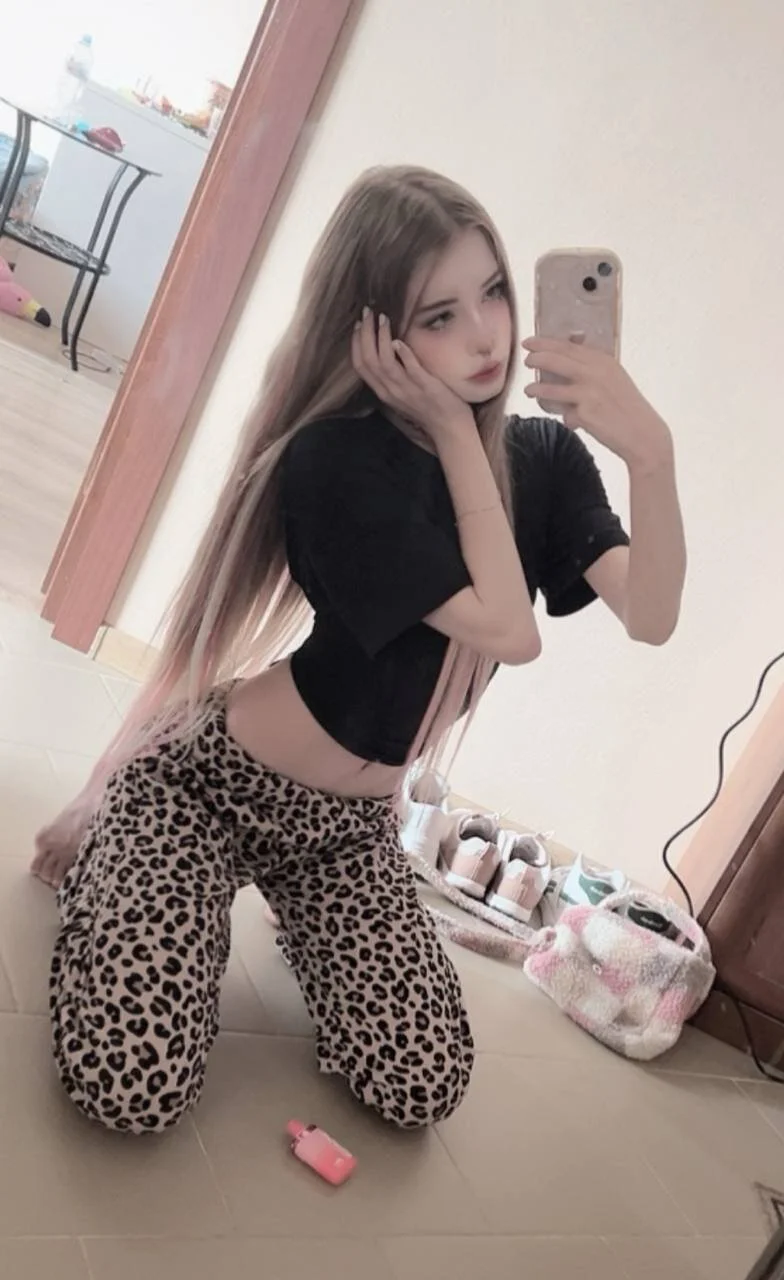 XXX Porn Photo of Nude Kiralovessto 6