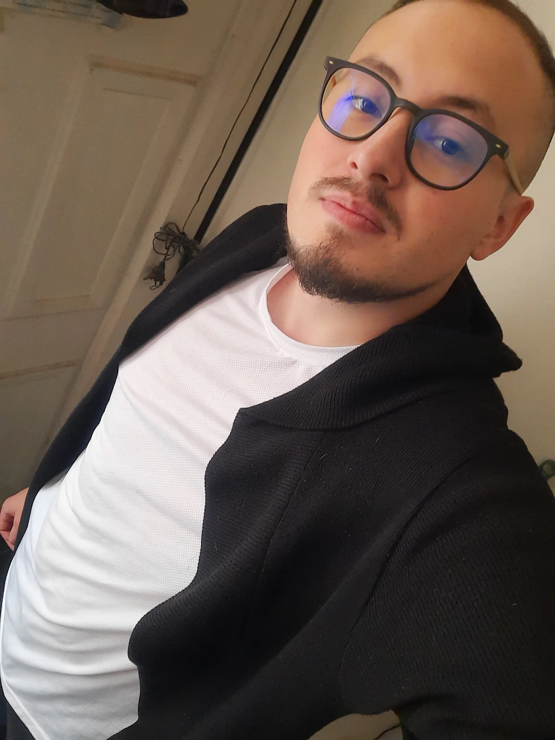 XXX Porn Photo of Nude Its_Dante 1