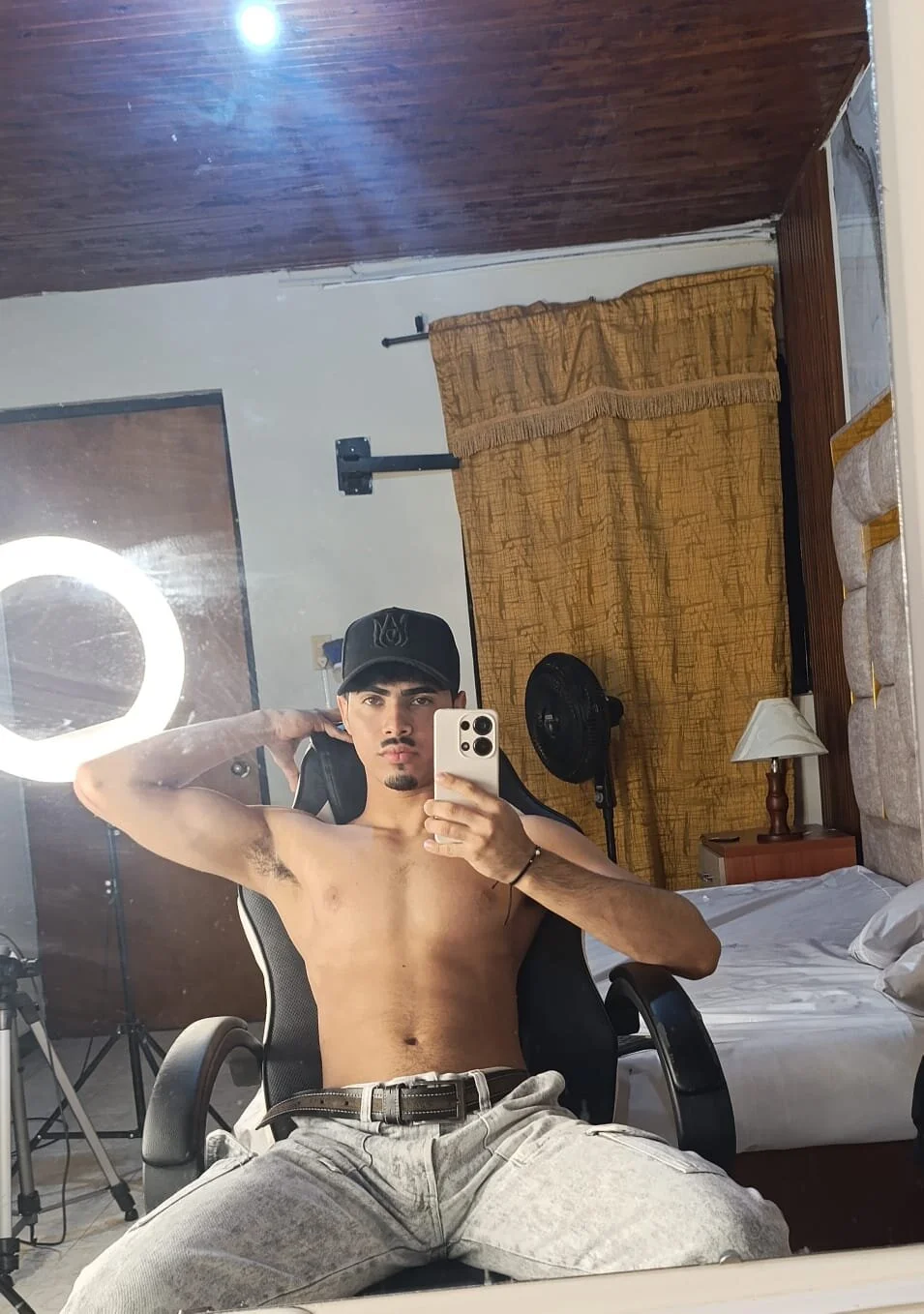 XXX Porn Photo of Nude LucaColmal 13