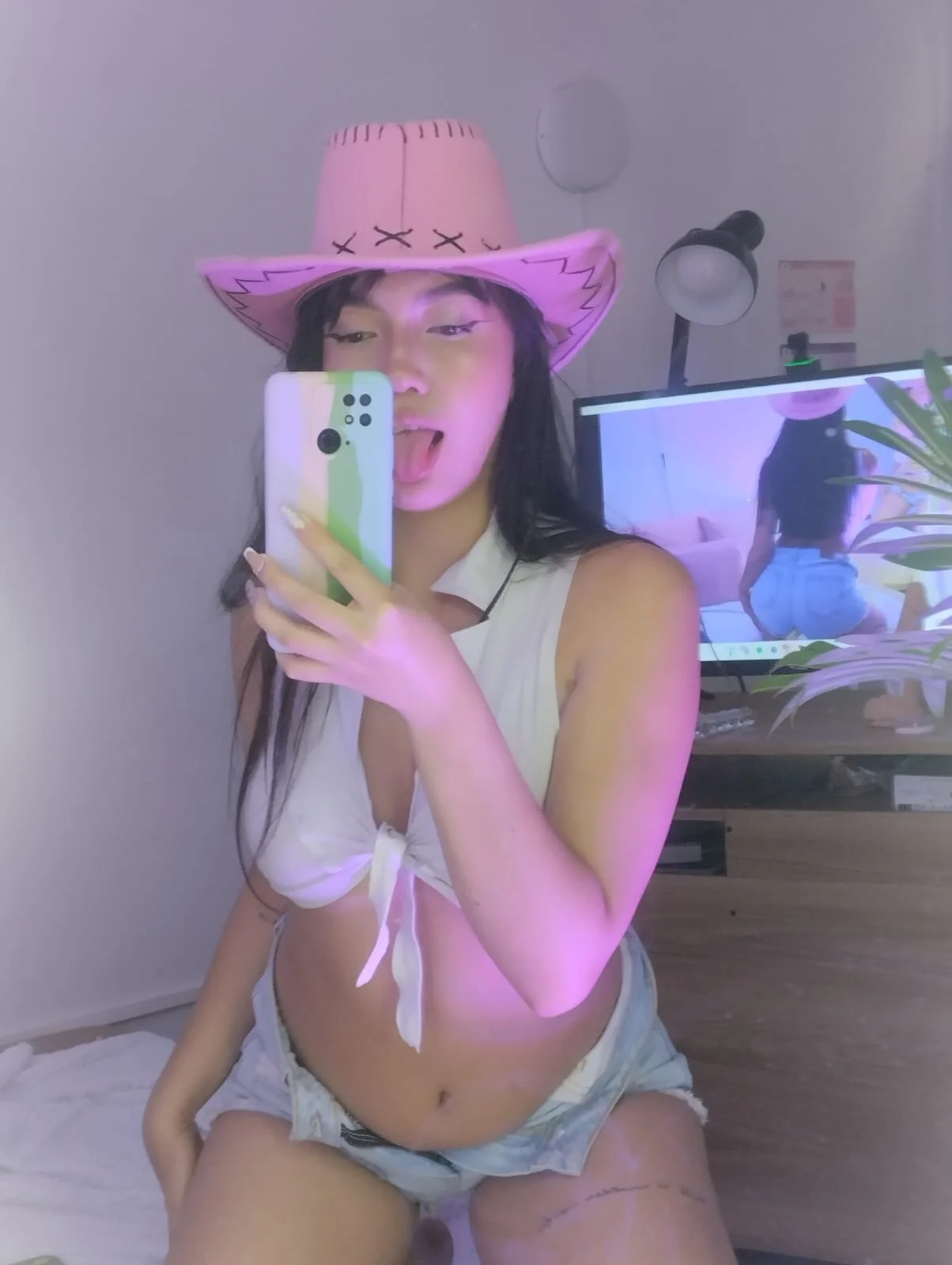 XXX Porn Photo of Nude Ameliiaa_tay 24