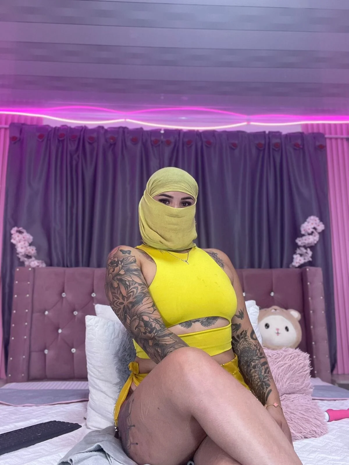 XXX Porn Photo of Nude Nayla-Mouna 32