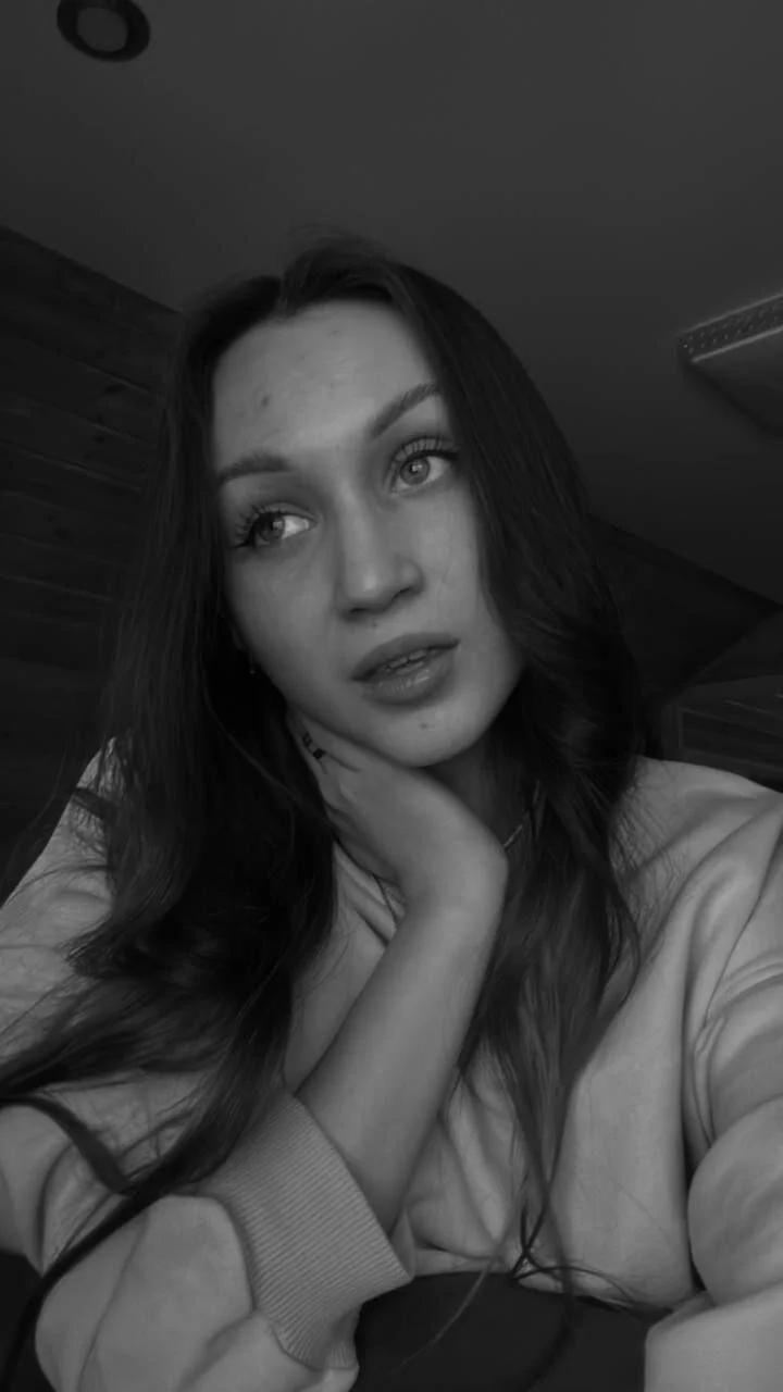 XXX Porn Photo of Nude LinnHigh 2