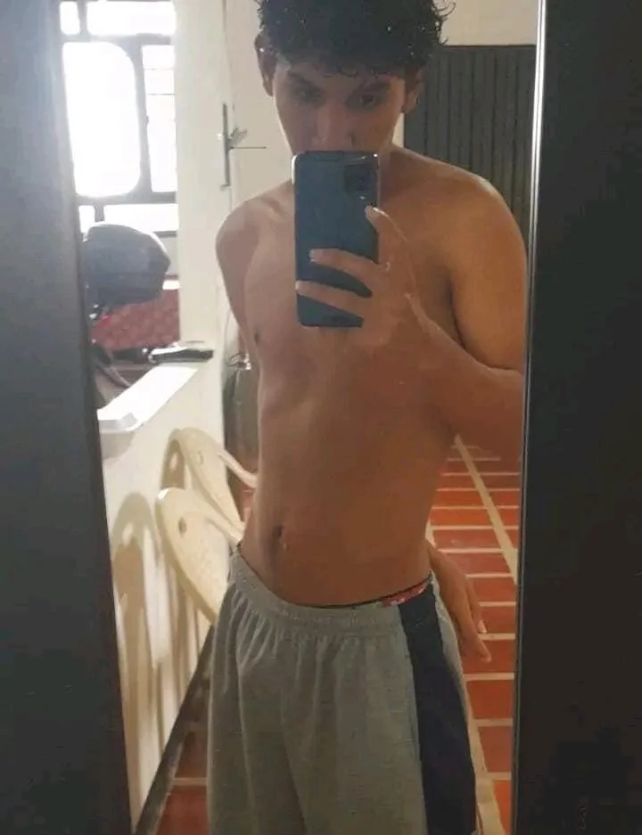 XXX Porn Photo of Nude Taylorr_junior_ 1