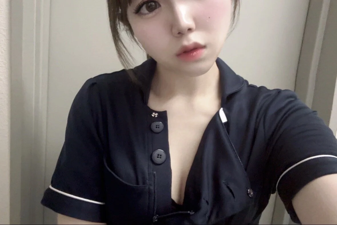 XXX Porn Photo of Nude hiyo_vv_ 8