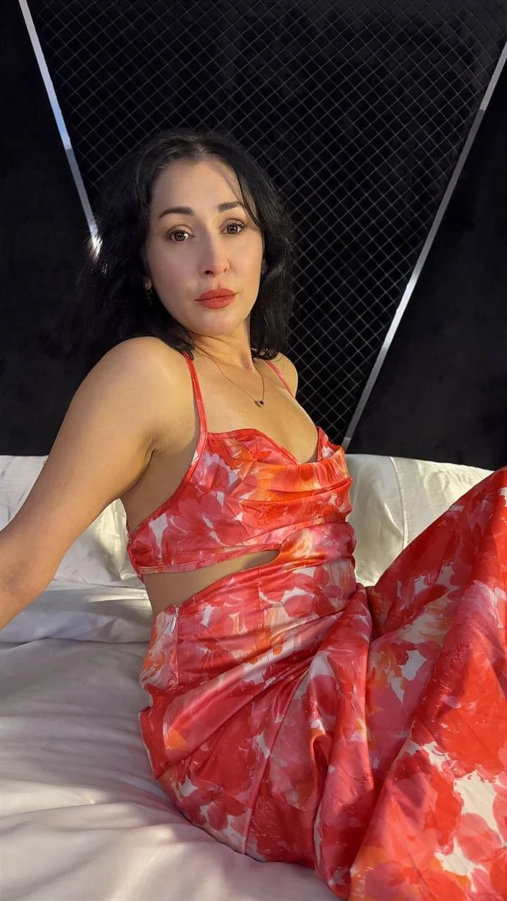 XXX Porn Photo of Nude CarolinaaFoxyyy 7