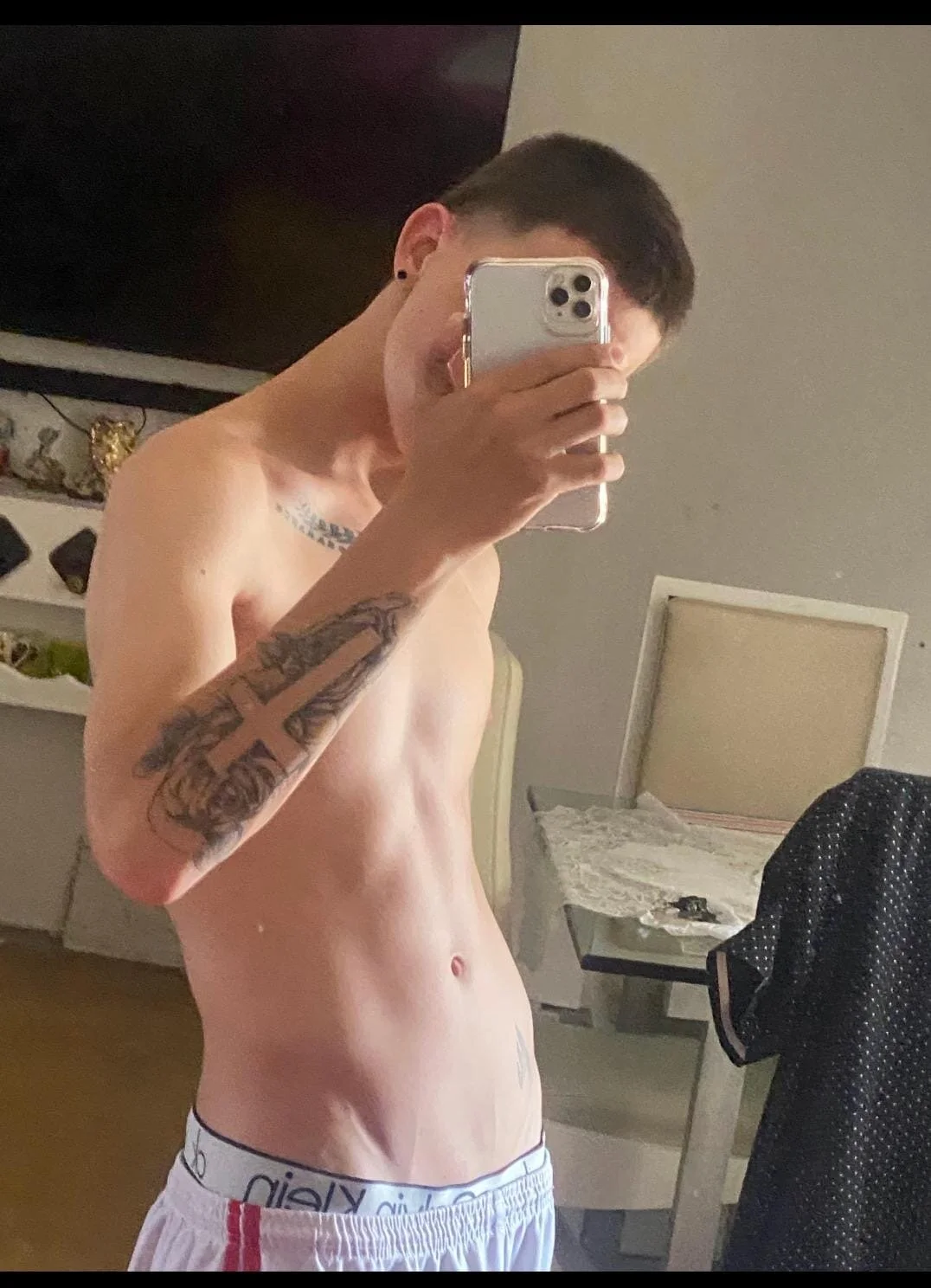 XXX Porn Photo of Nude G_Poseidon_y_Cloe 4