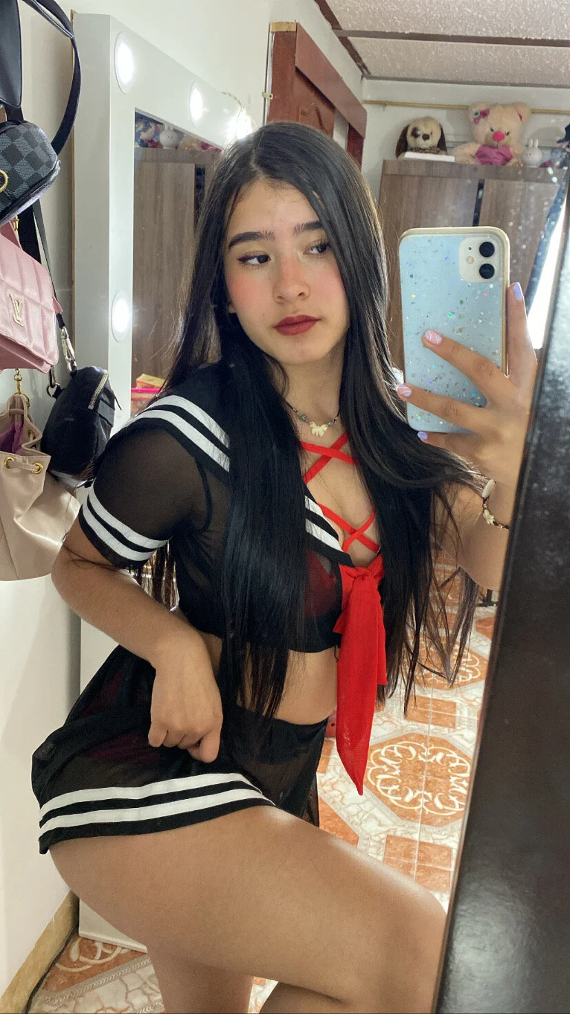 XXX Porn Photo of Nude Stormiie777 9